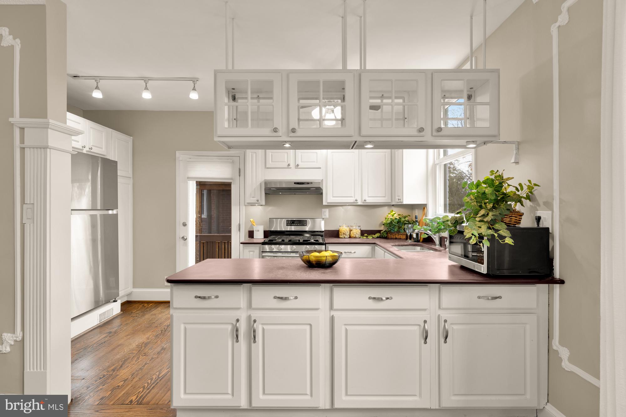 5221 CHEVY CHASE PARKWAY NW