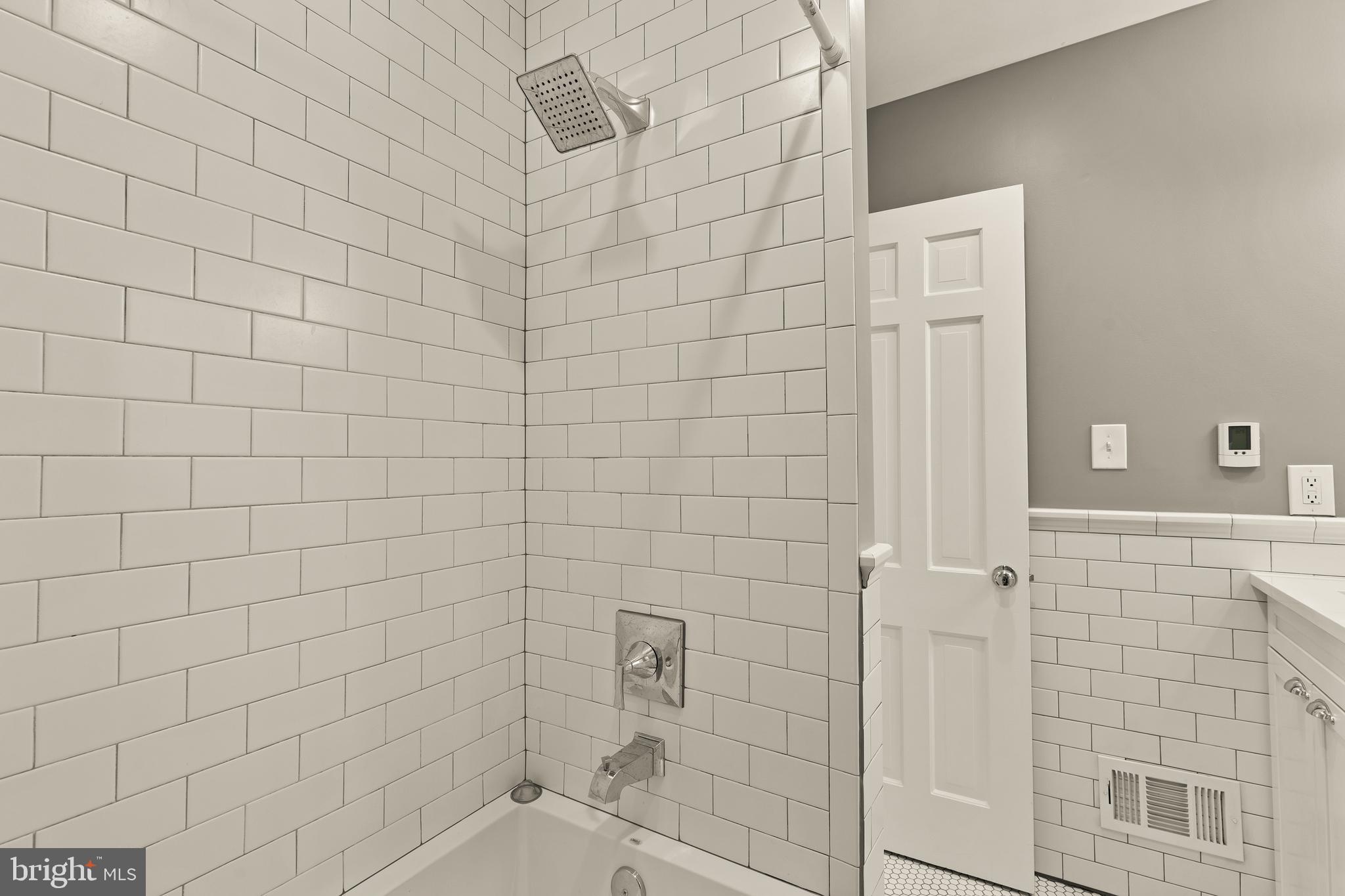 5705 MACARTHUR BOULEVARD NW