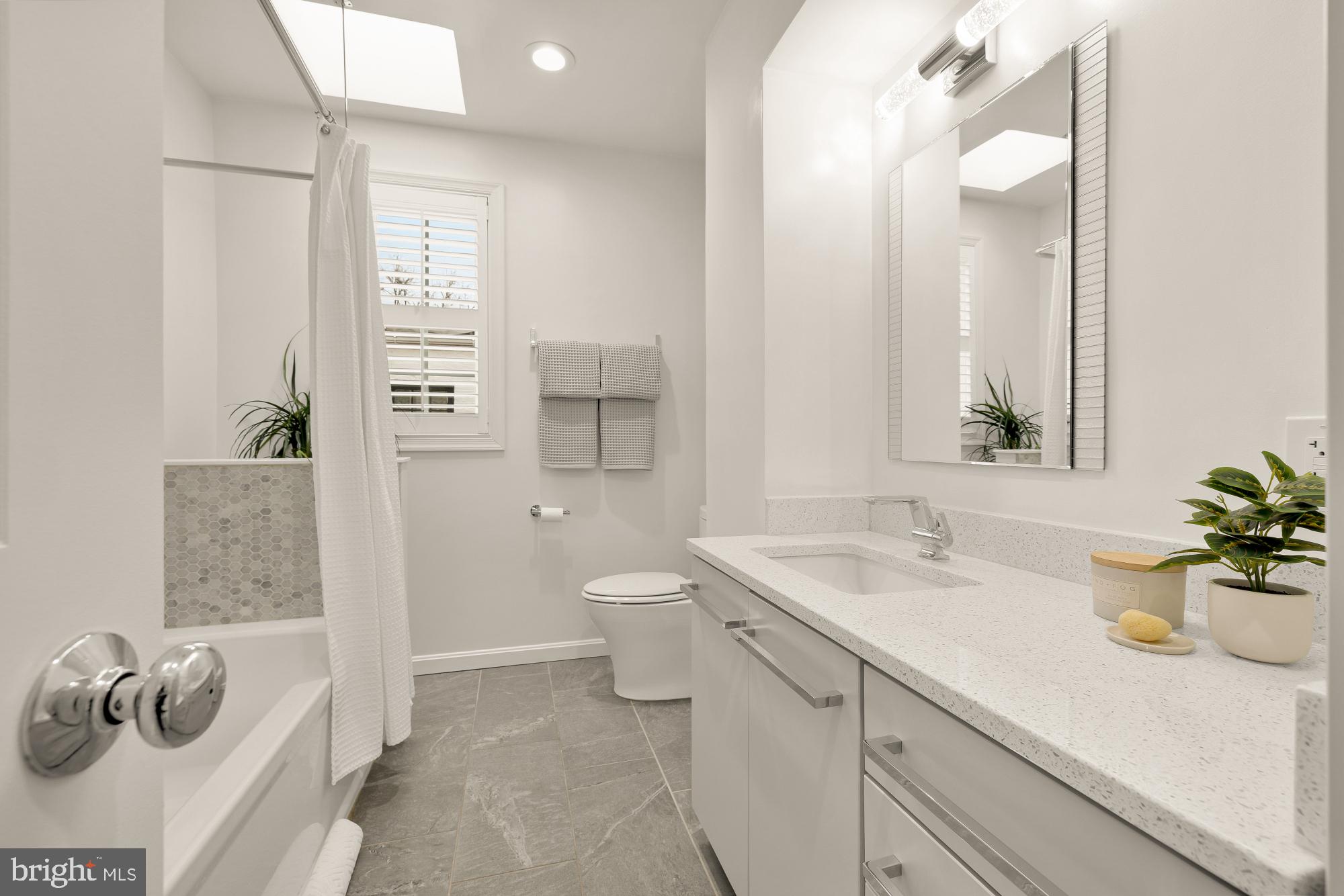 2808 OLIVE STREET NW