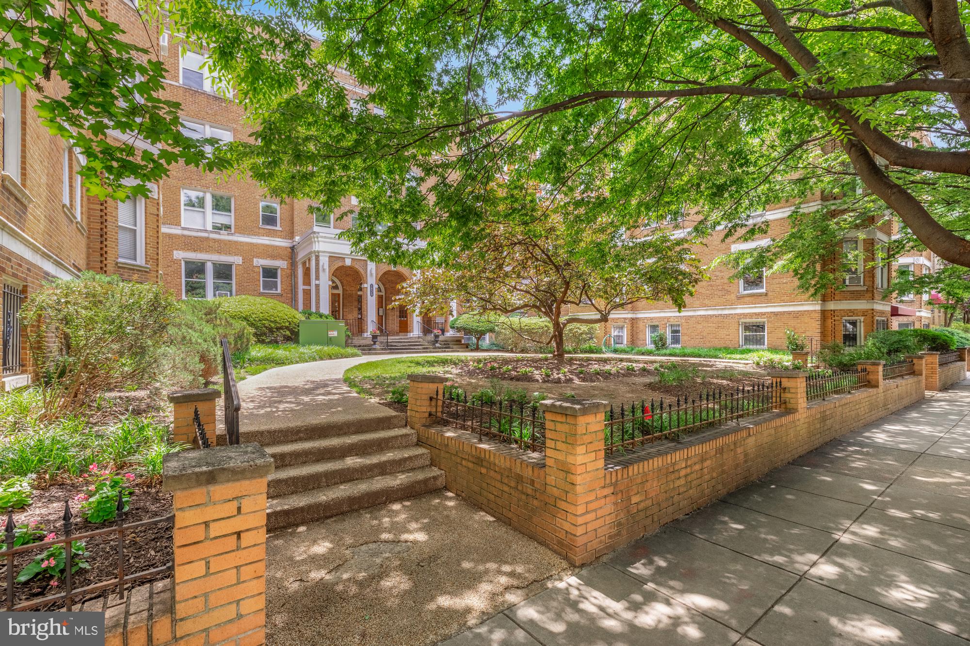 1820 CLYDESDALE PLACE NW 205