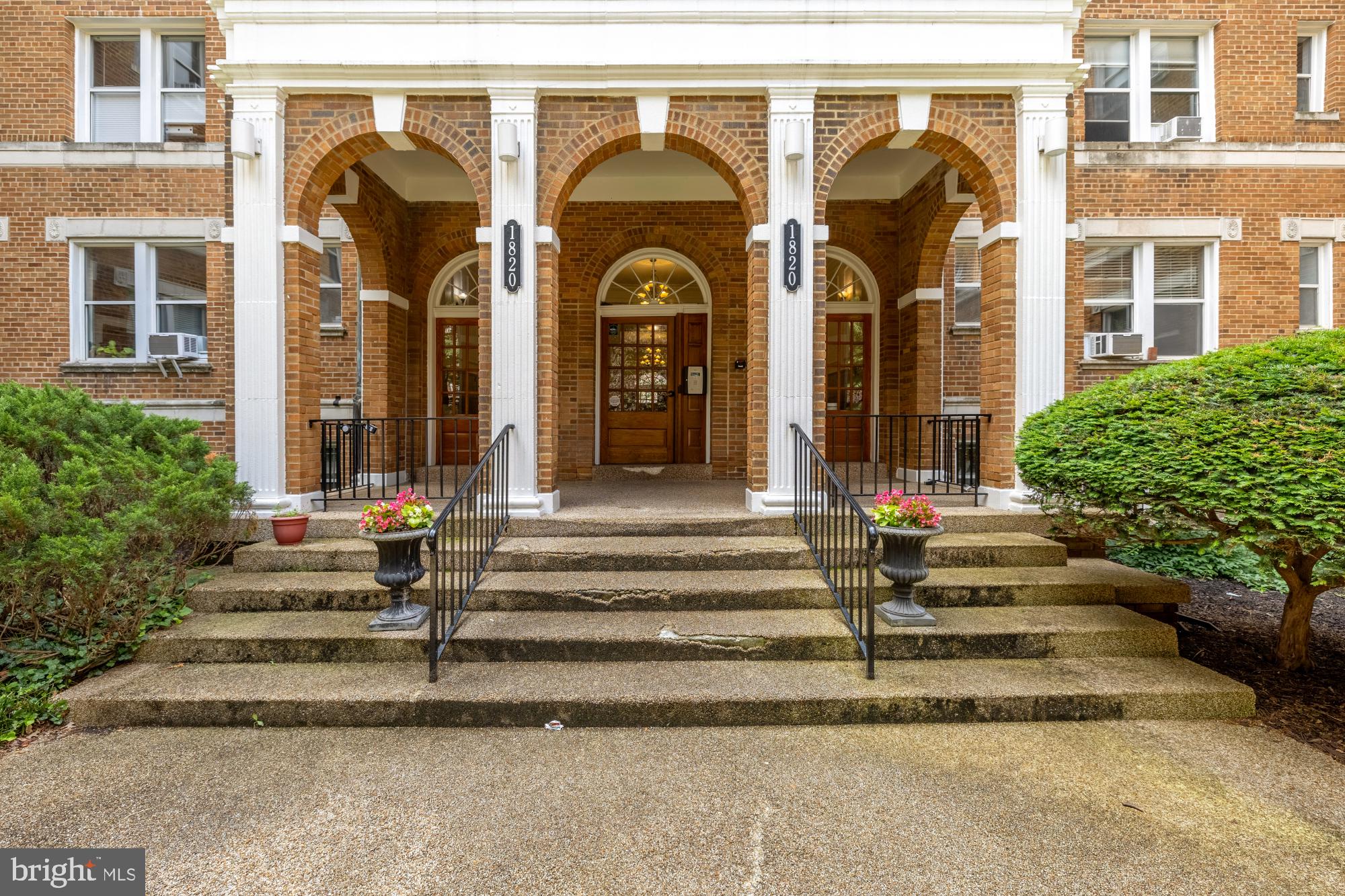 1820 CLYDESDALE PLACE NW 205