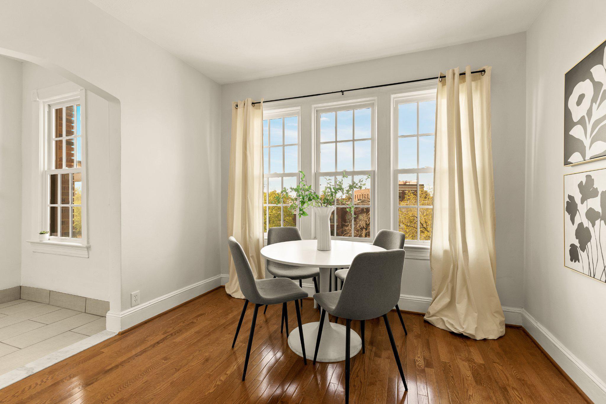 644 MASSACHUSETTS AVENUE NE 400