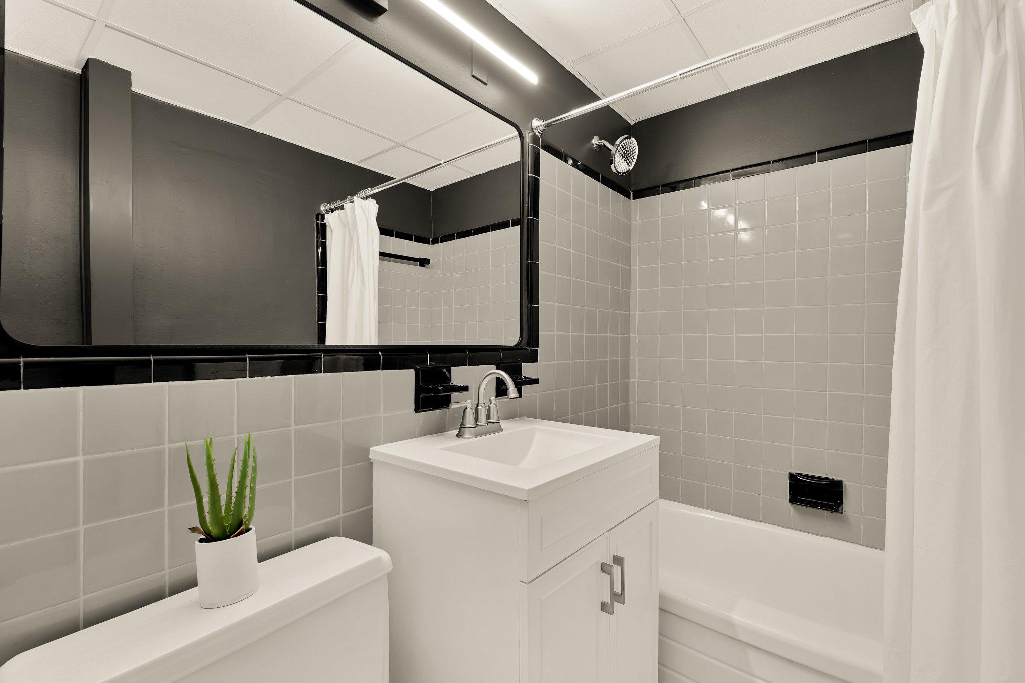 644 MASSACHUSETTS AVENUE NE 400