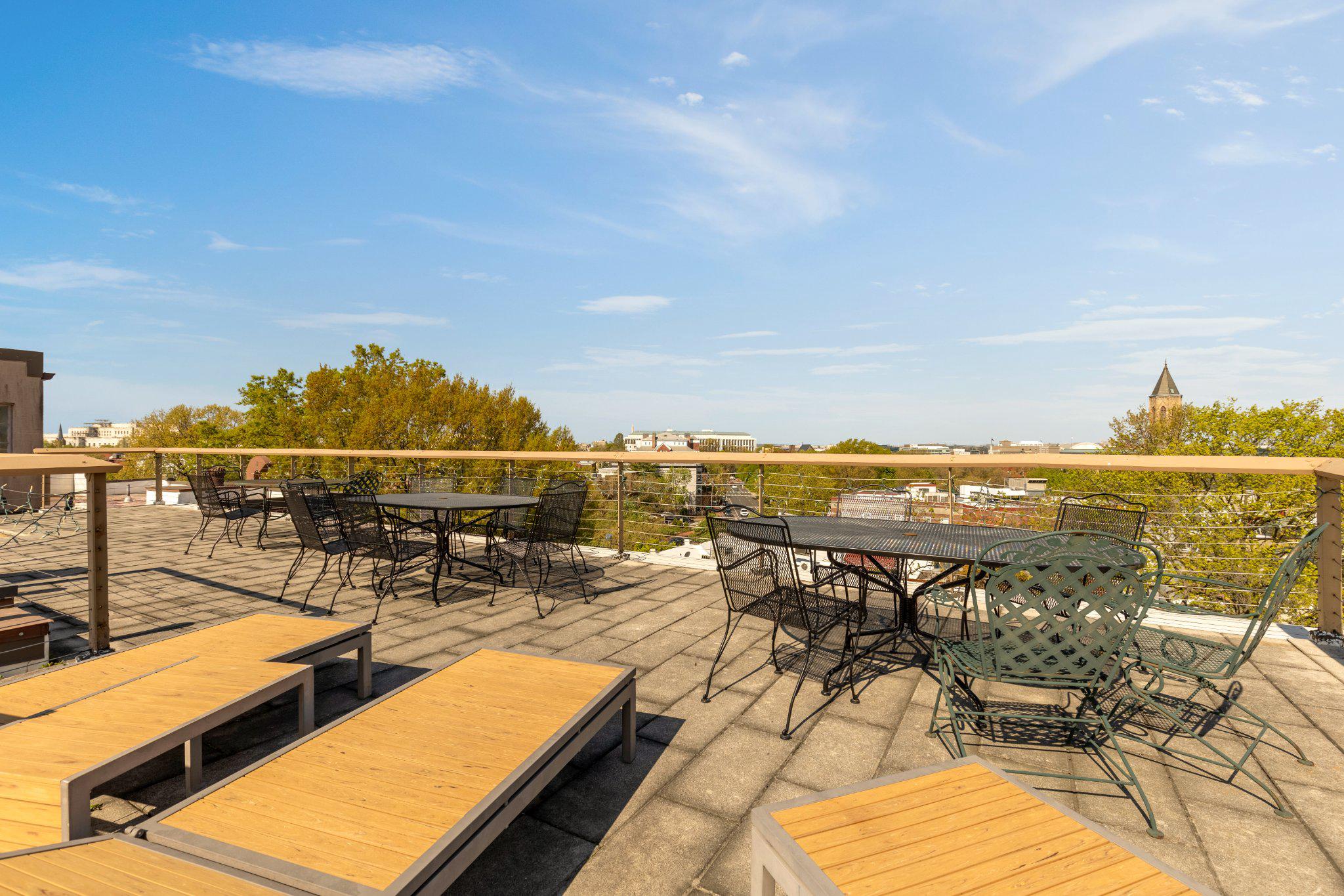 644 MASSACHUSETTS AVENUE NE 400