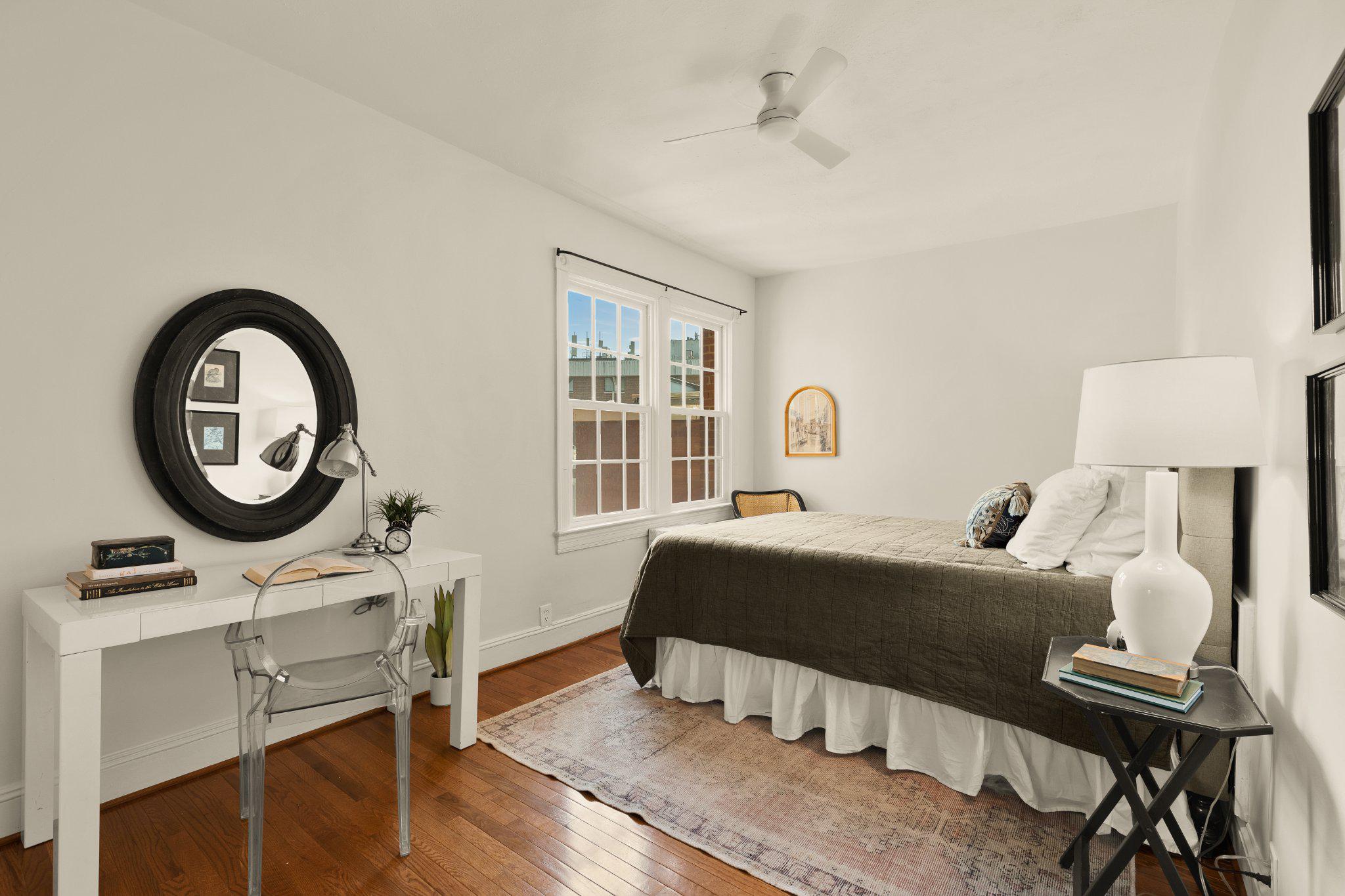 644 MASSACHUSETTS AVENUE NE 400