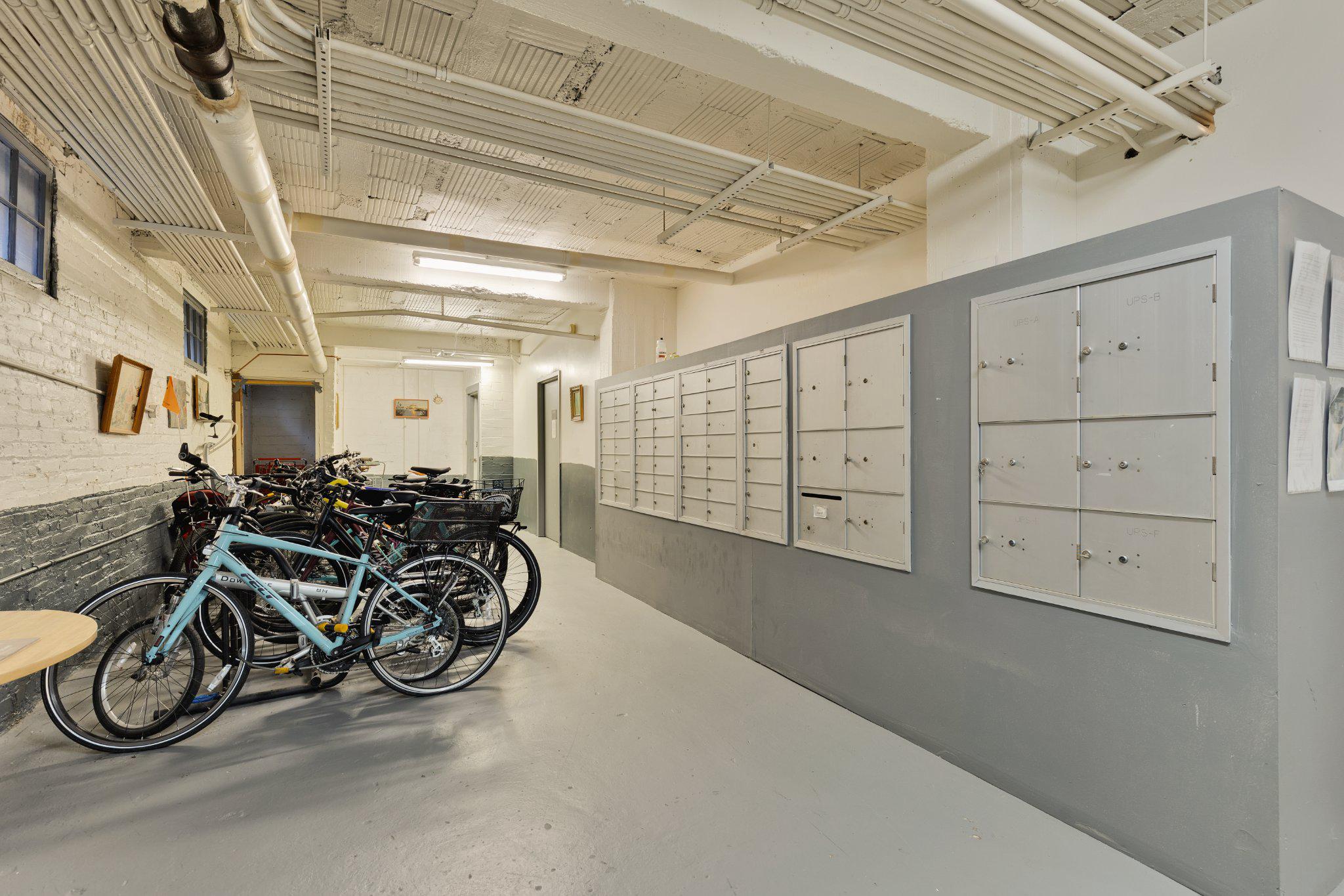 644 MASSACHUSETTS AVENUE NE 400