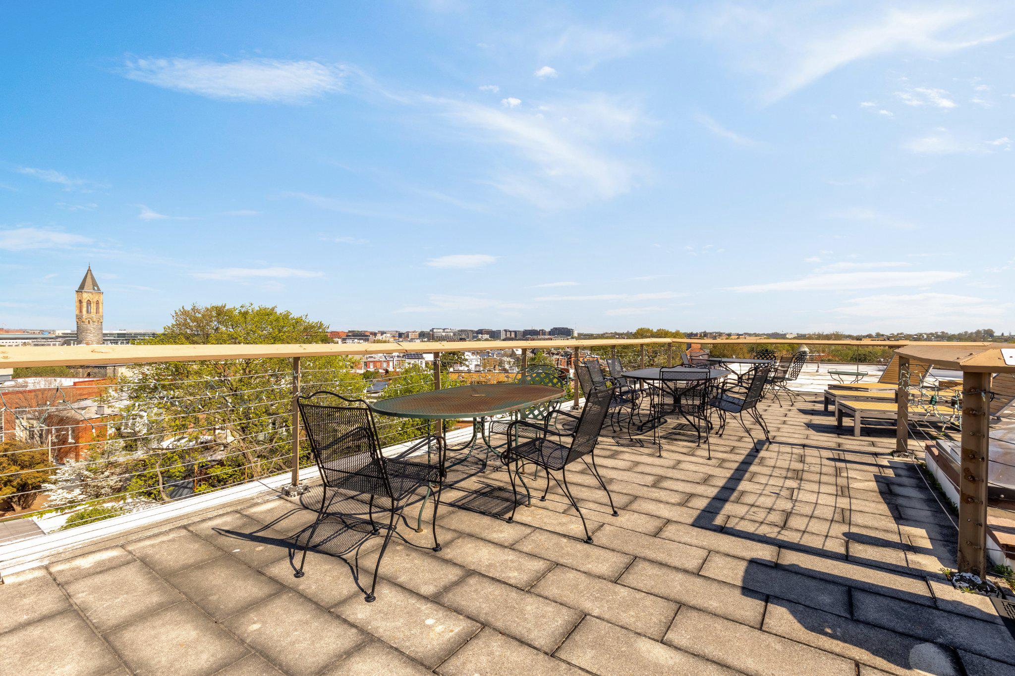 644 MASSACHUSETTS AVENUE NE 400