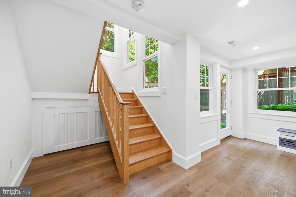 3707 MILITARY ROAD NW
