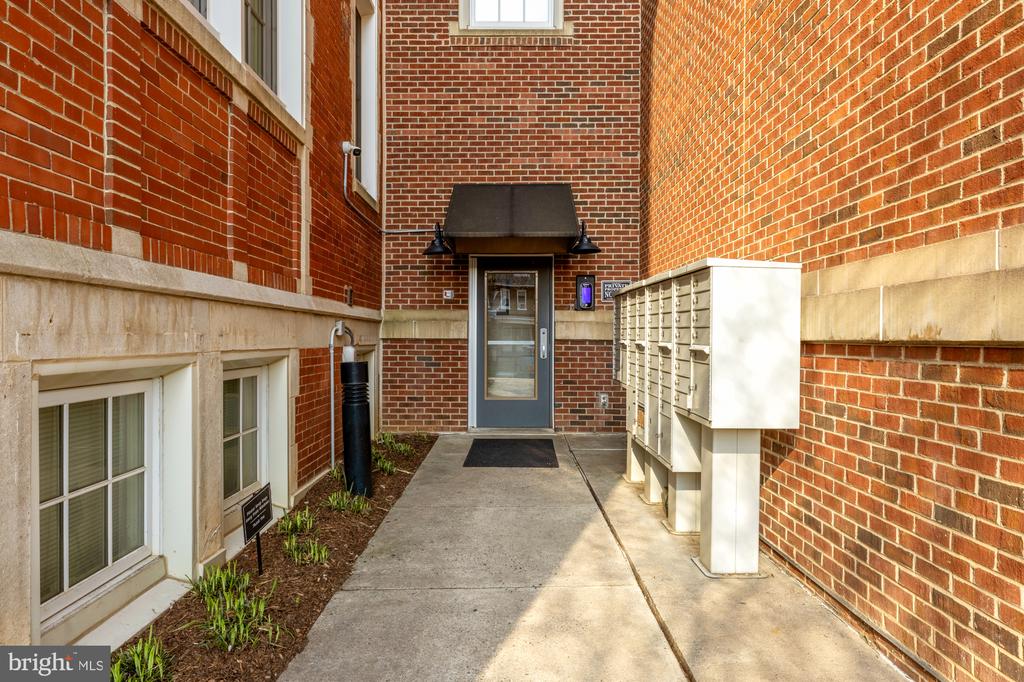 440 12TH STREET NE 211