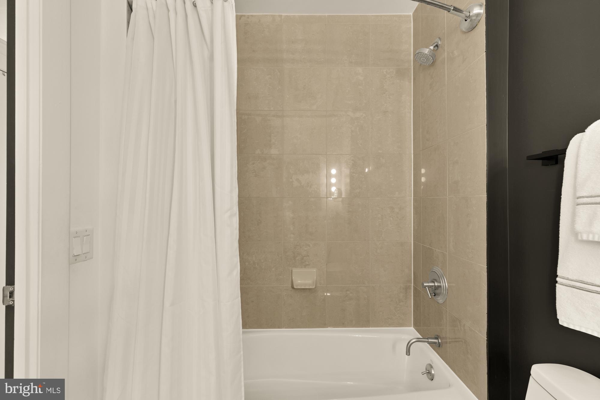 811 4TH STREET NW 1214
