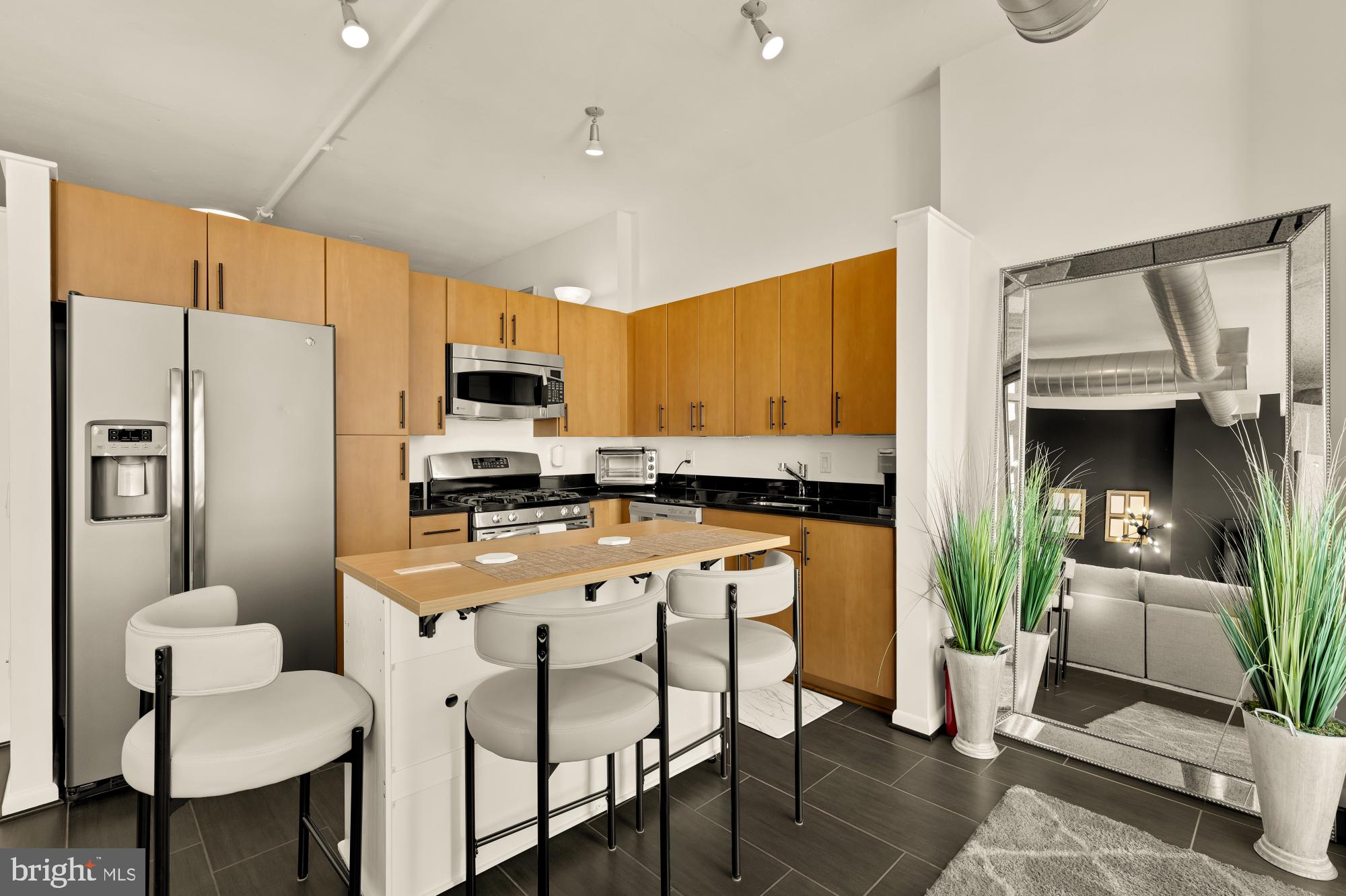 811 4TH STREET NW 1214