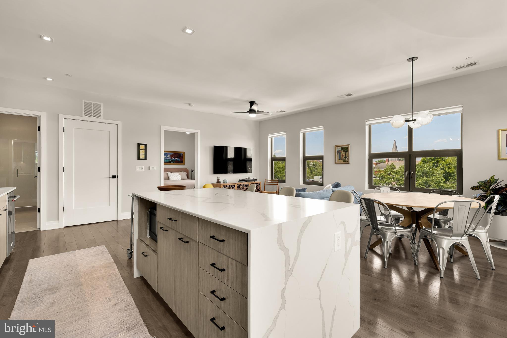 900 11TH STREET SE 401