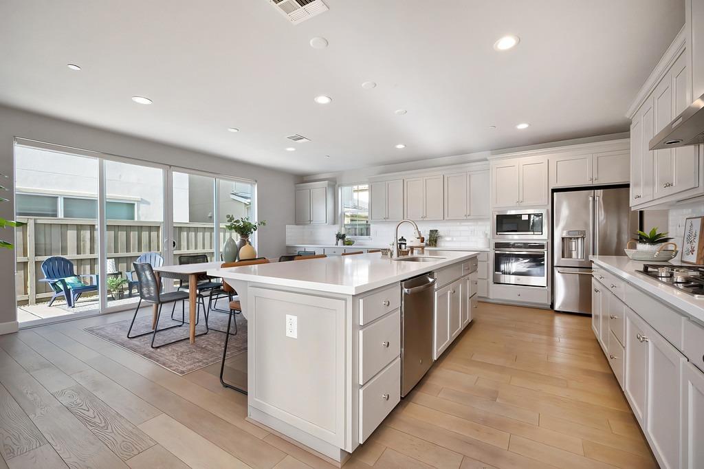 2230 Cannery Loop