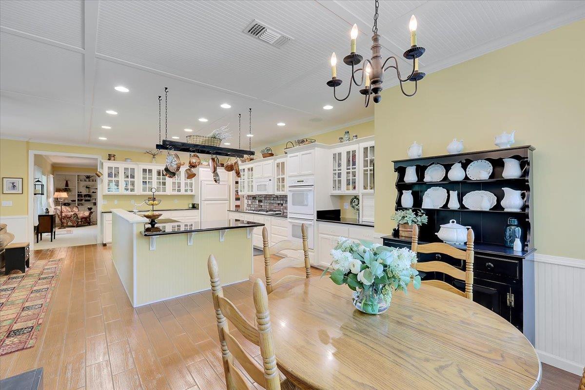 685 Saddleback Drive