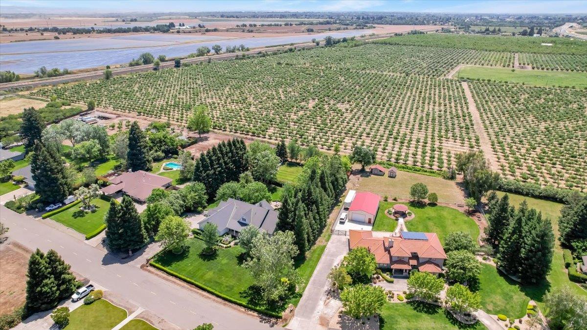 685 Saddleback Drive