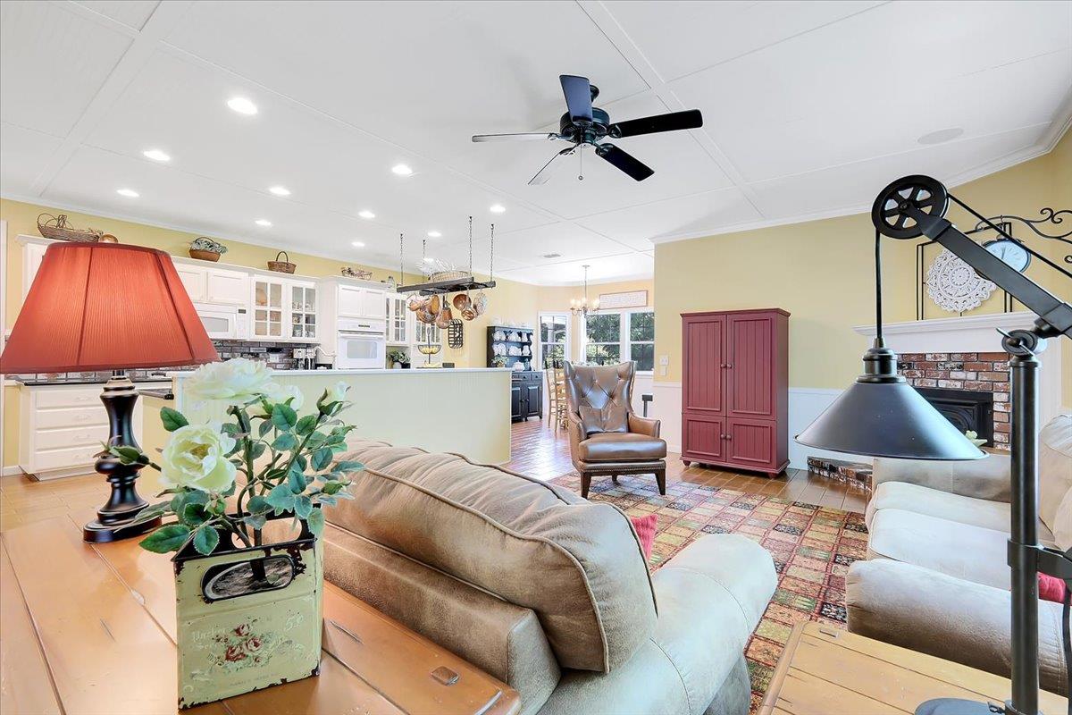 685 Saddleback Drive