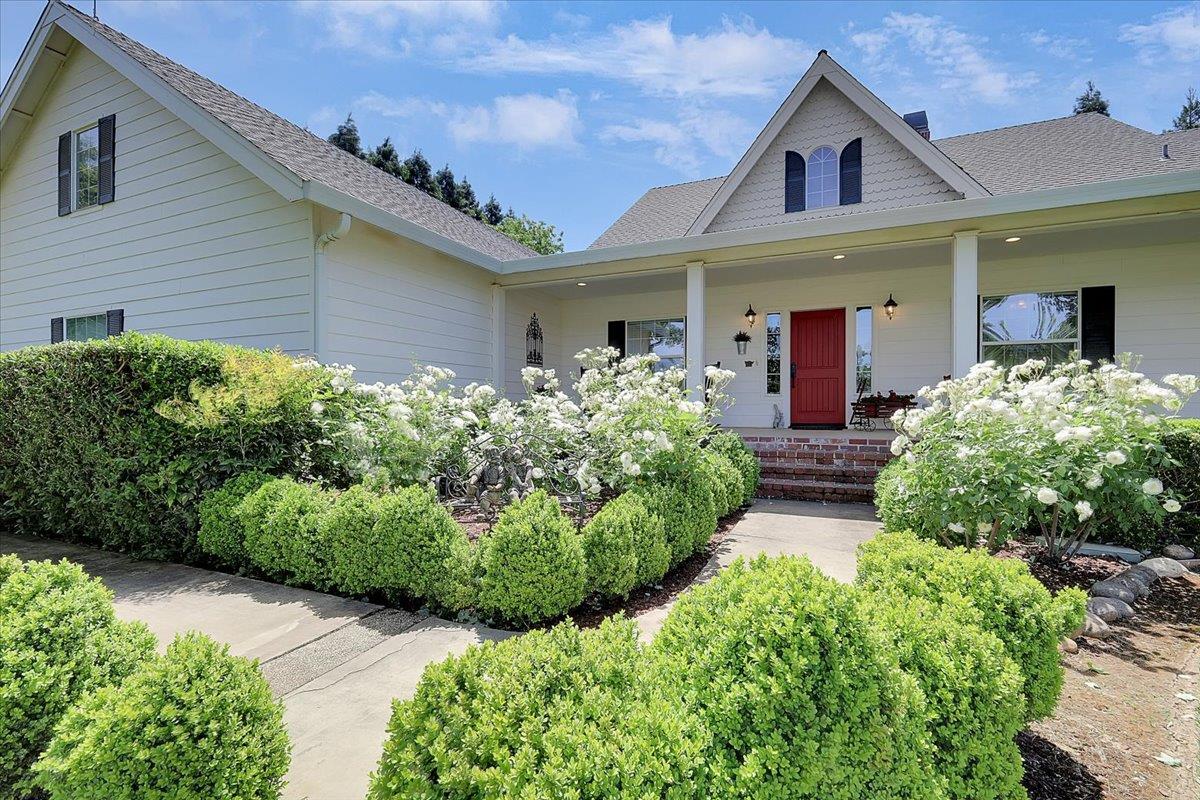 685 Saddleback Drive