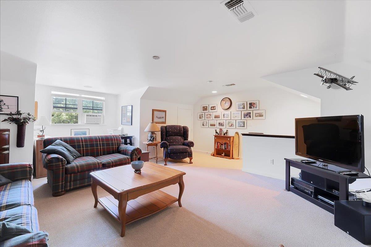 685 Saddleback Drive