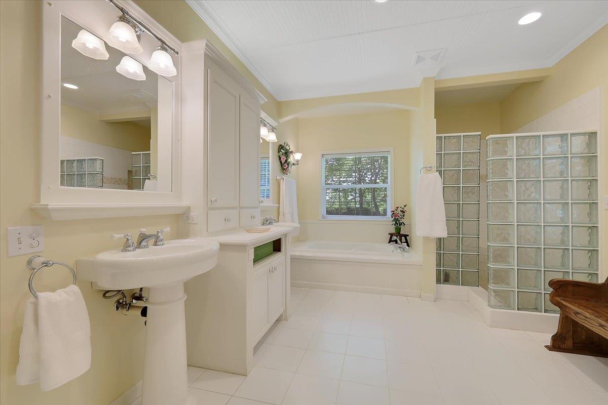 685 Saddleback Drive