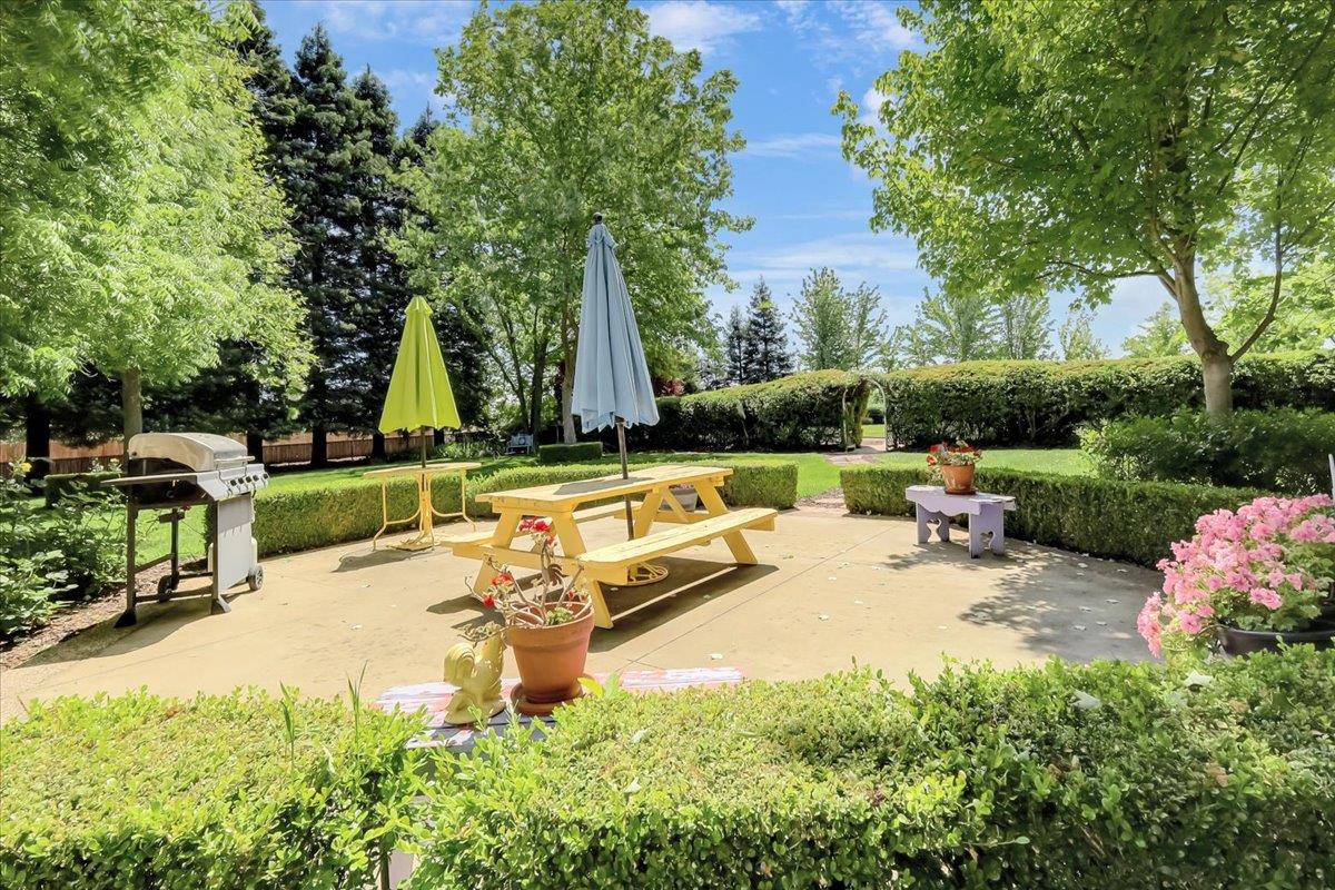 685 Saddleback Drive