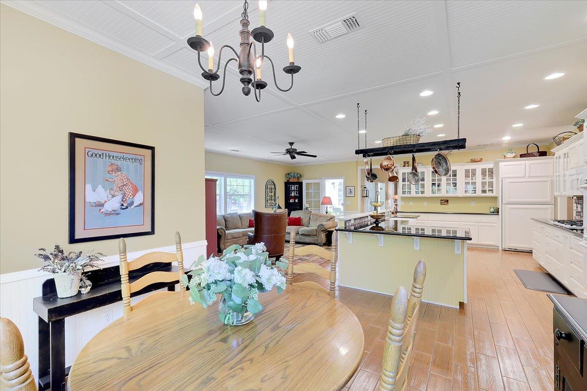 685 Saddleback Drive