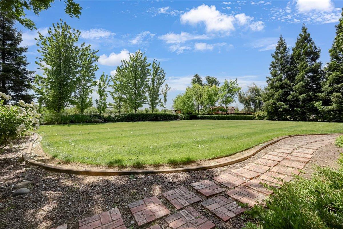 685 Saddleback Drive