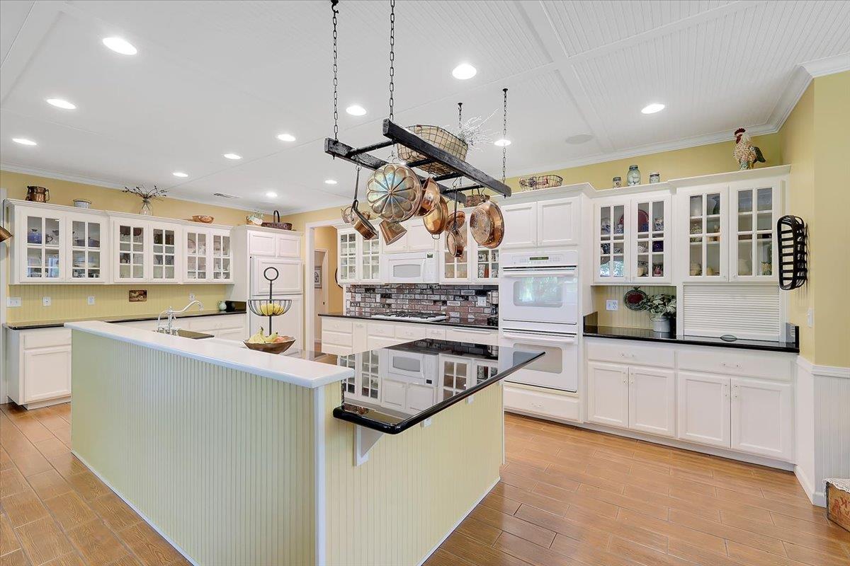 685 Saddleback Drive