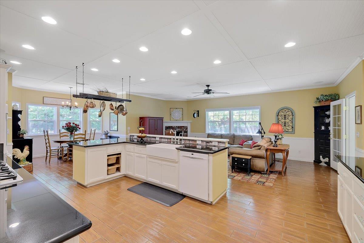 685 Saddleback Drive