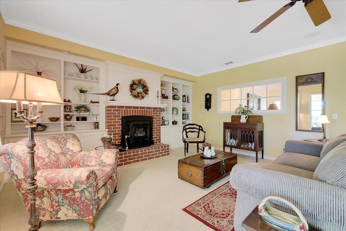 685 Saddleback Drive