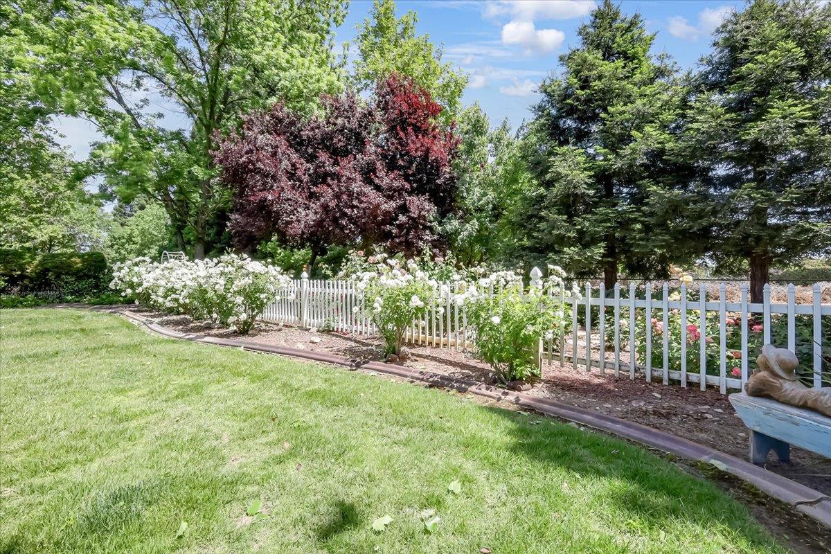 685 Saddleback Drive