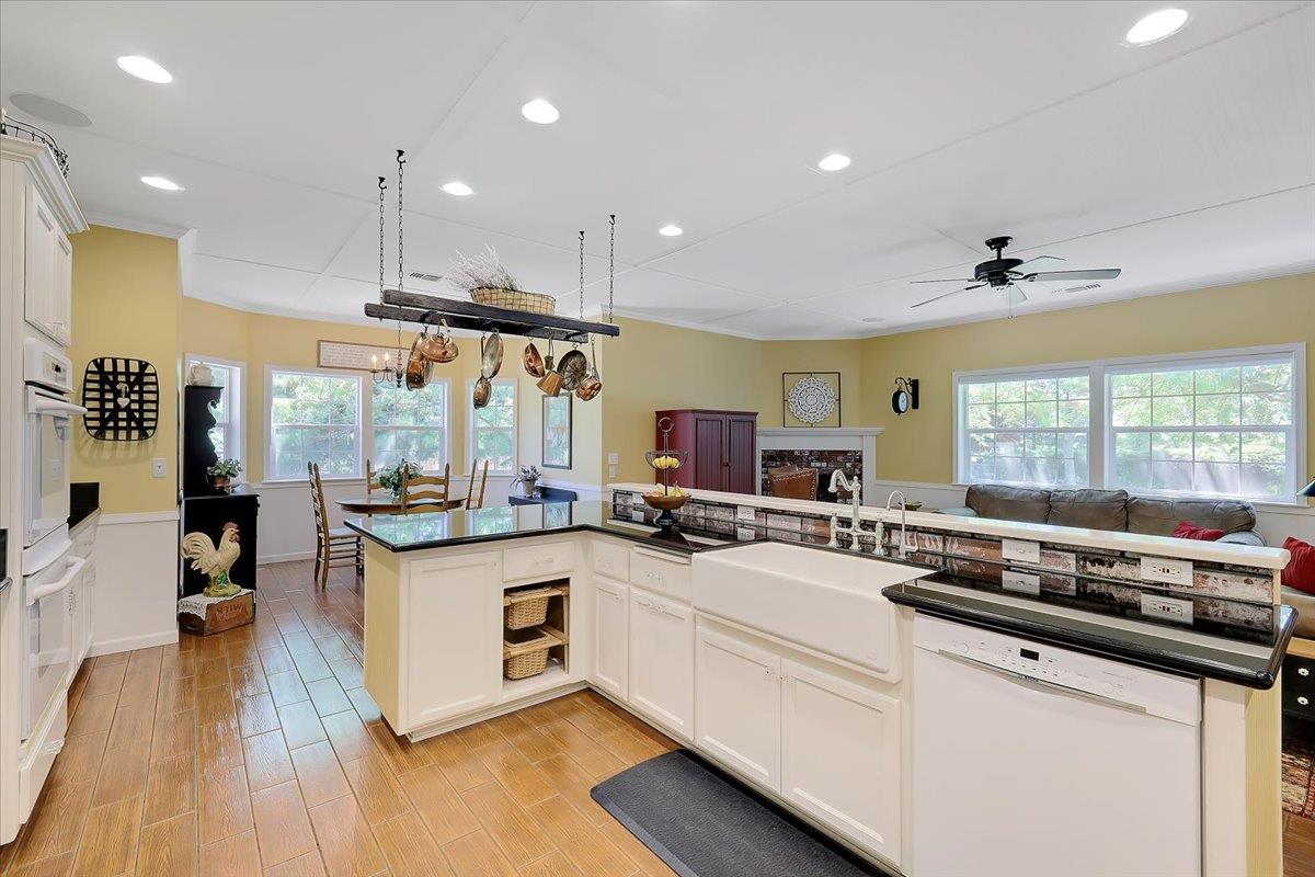 685 Saddleback Drive