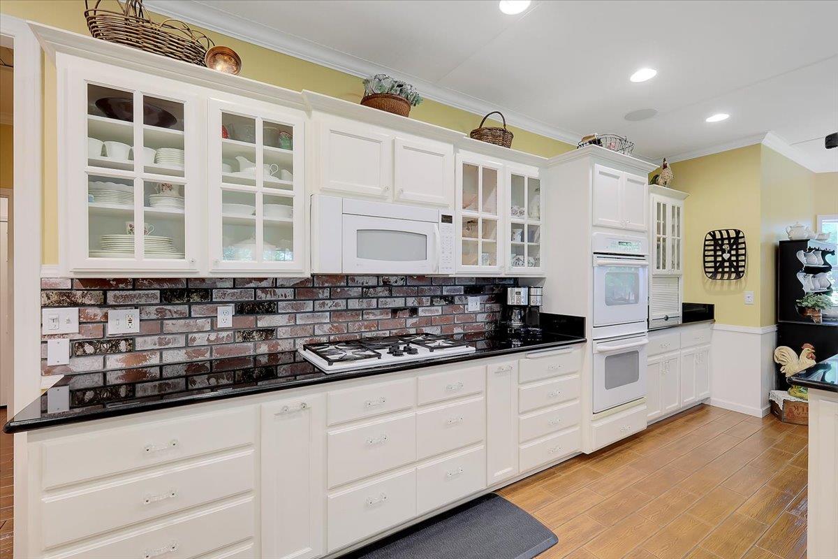 685 Saddleback Drive