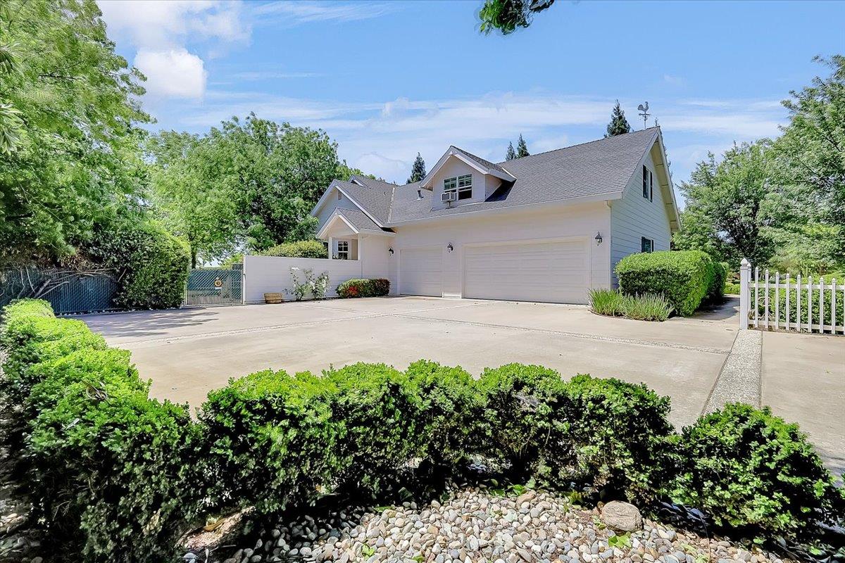 685 Saddleback Drive