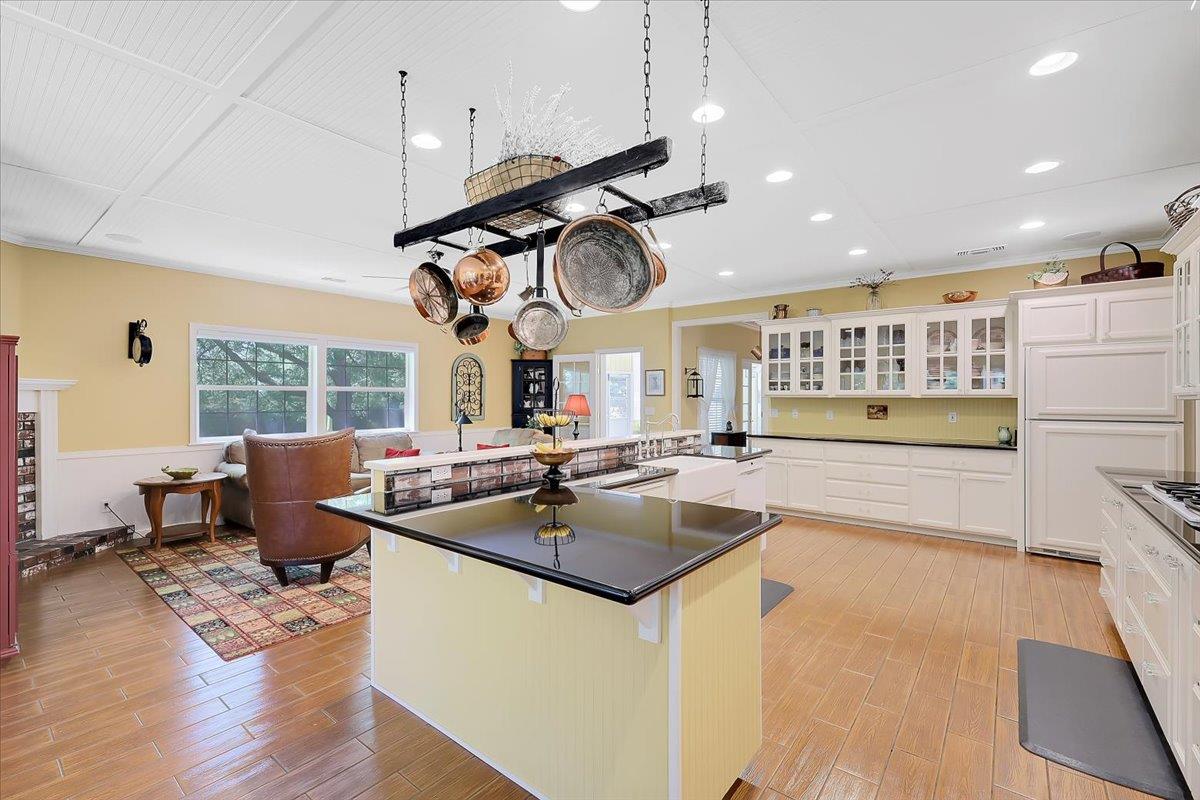 685 Saddleback Drive