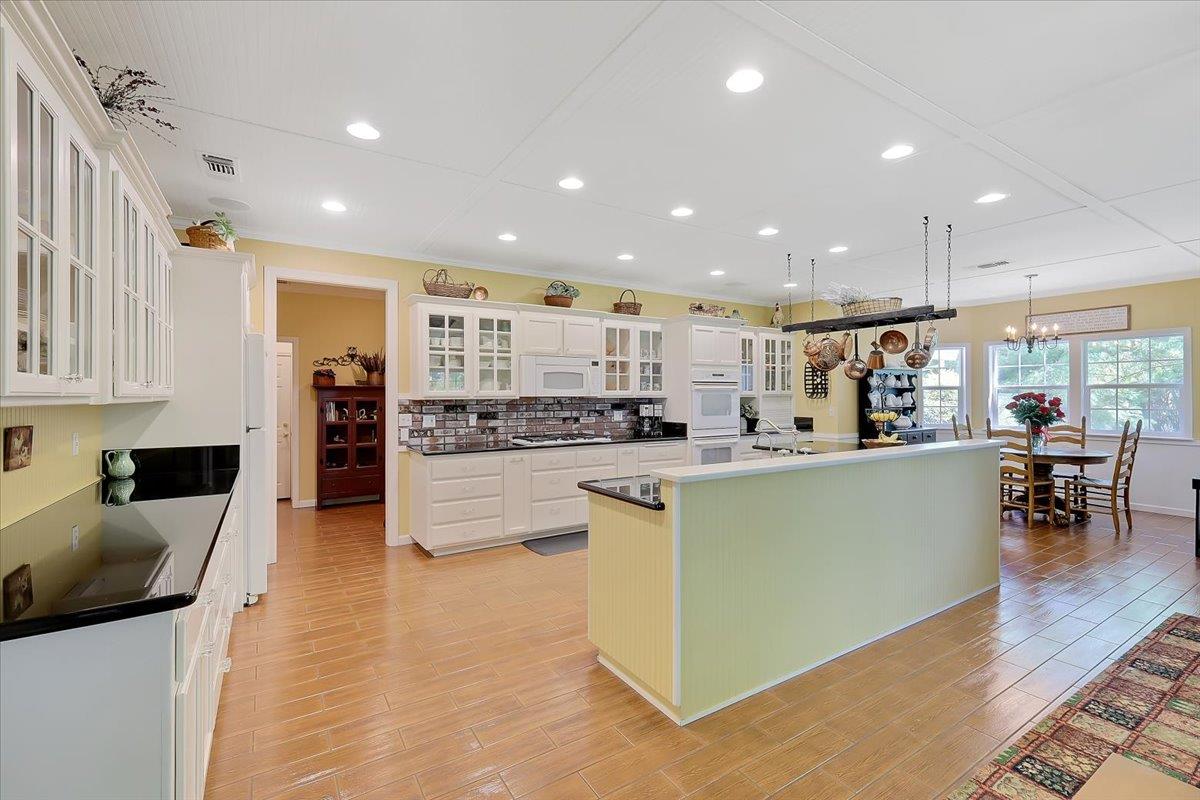 685 Saddleback Drive