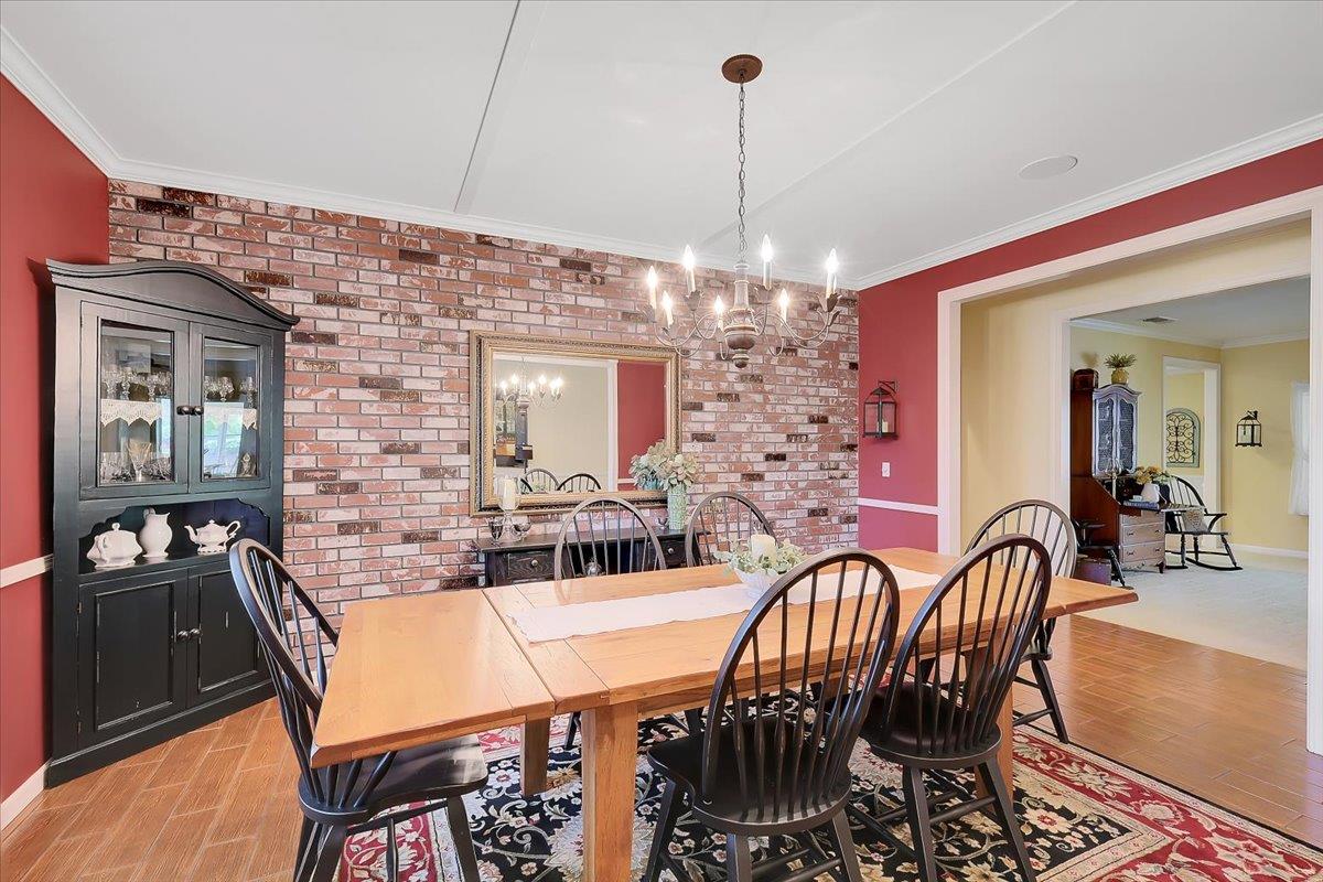 685 Saddleback Drive