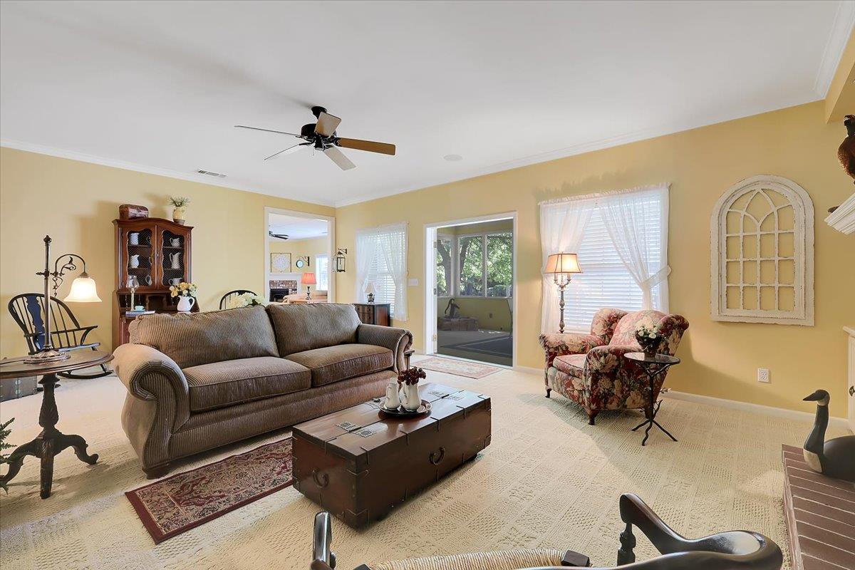 685 Saddleback Drive