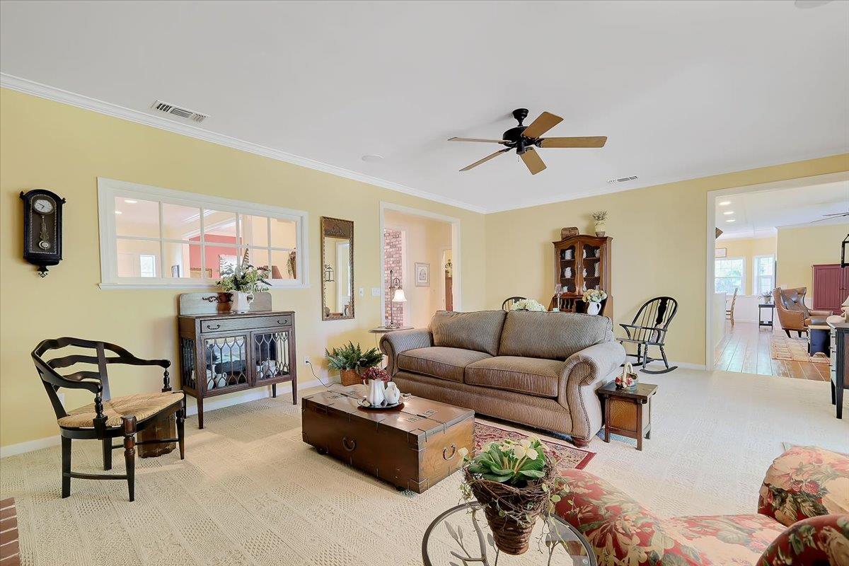 685 Saddleback Drive