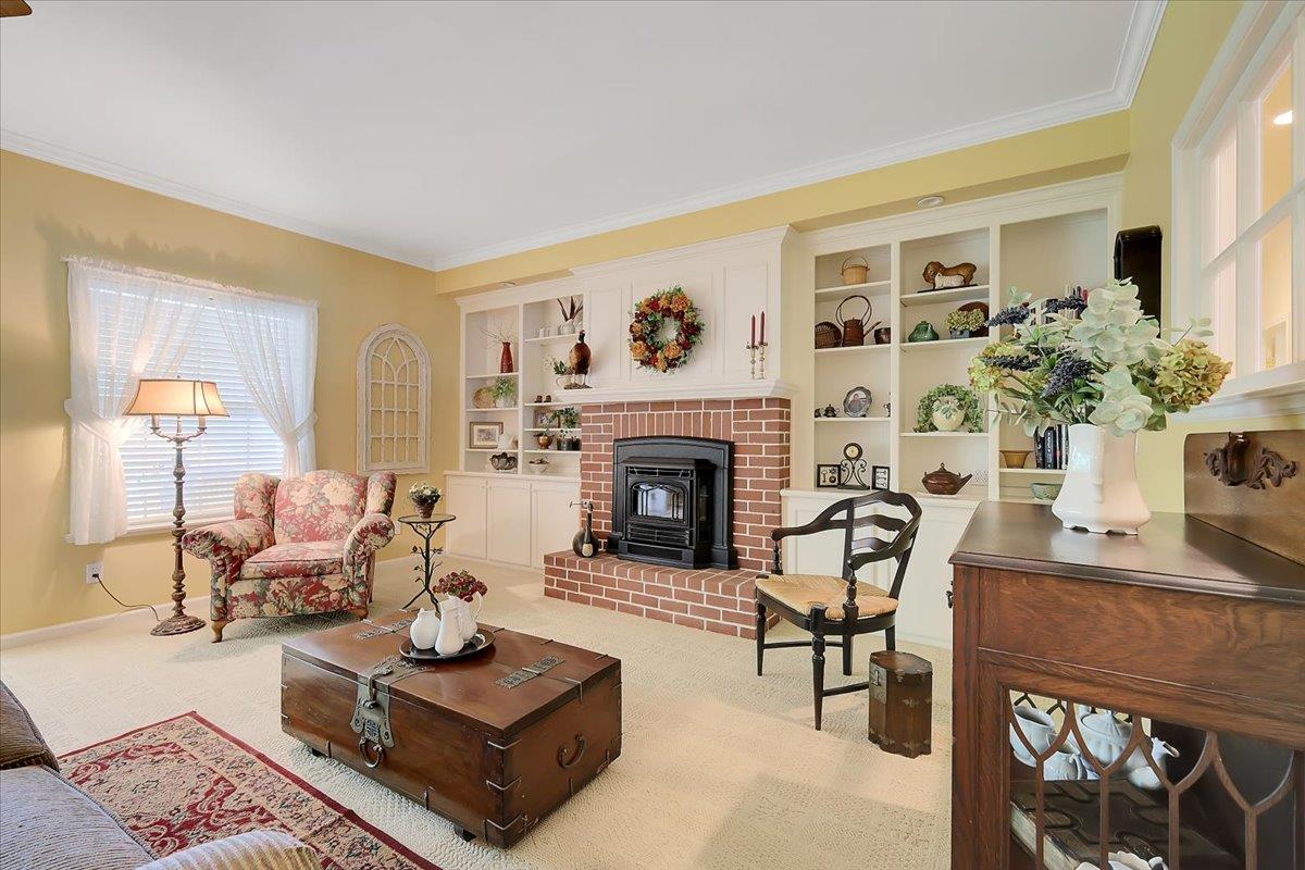 685 Saddleback Drive