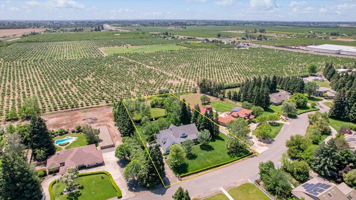 685 Saddleback Drive