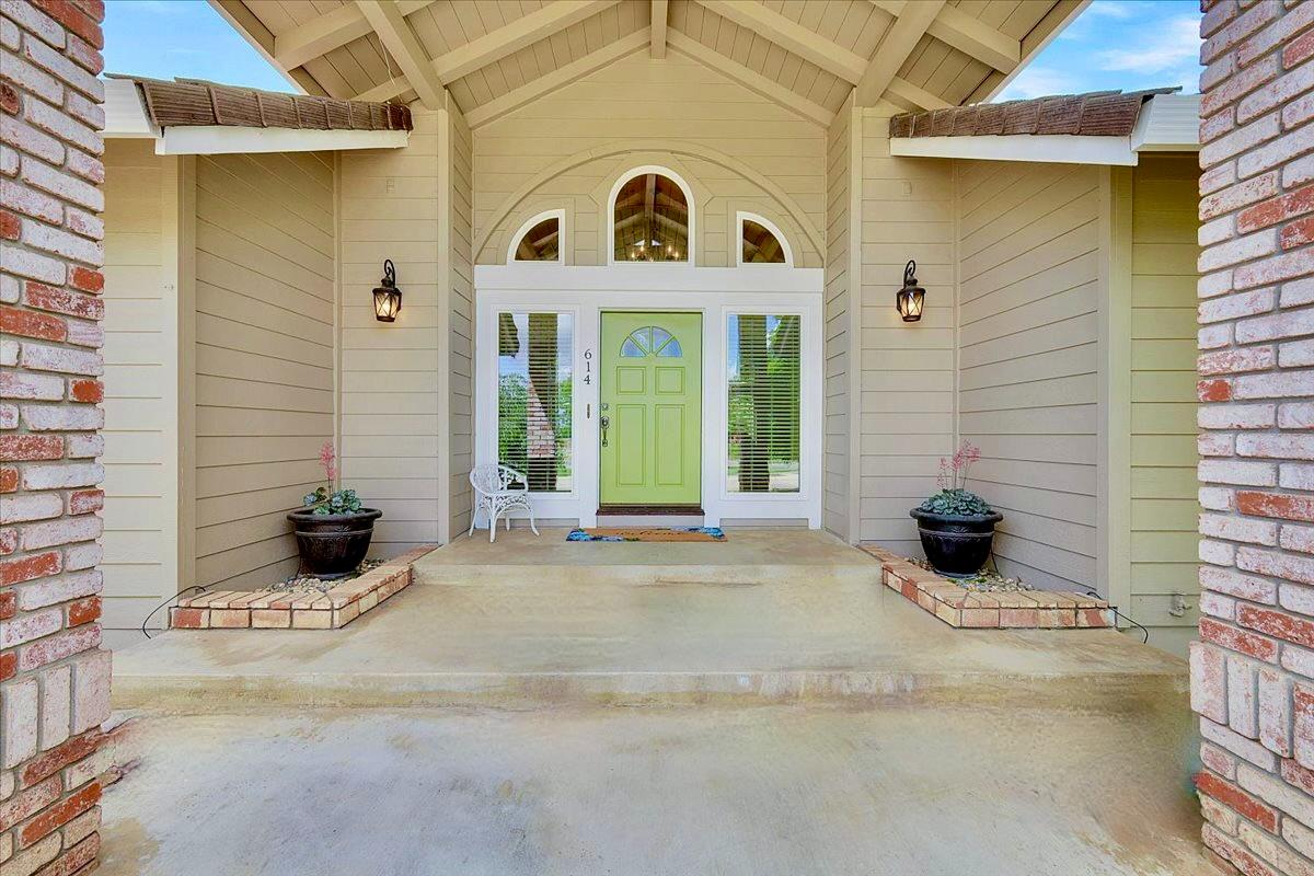 614 Saddleback Drive