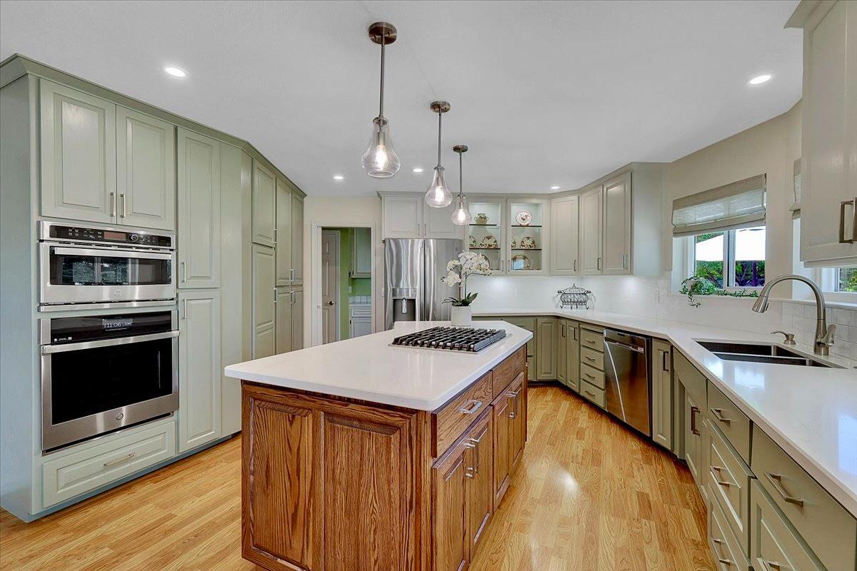 614 Saddleback Drive