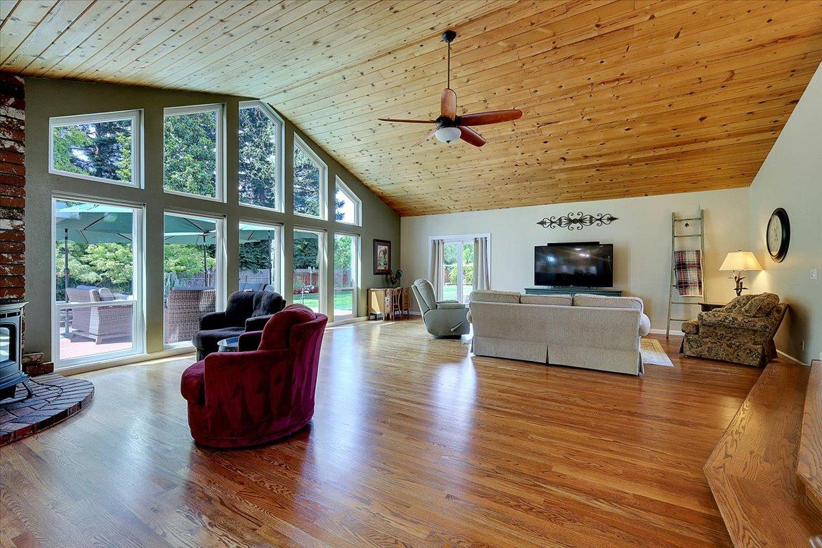 614 Saddleback Drive