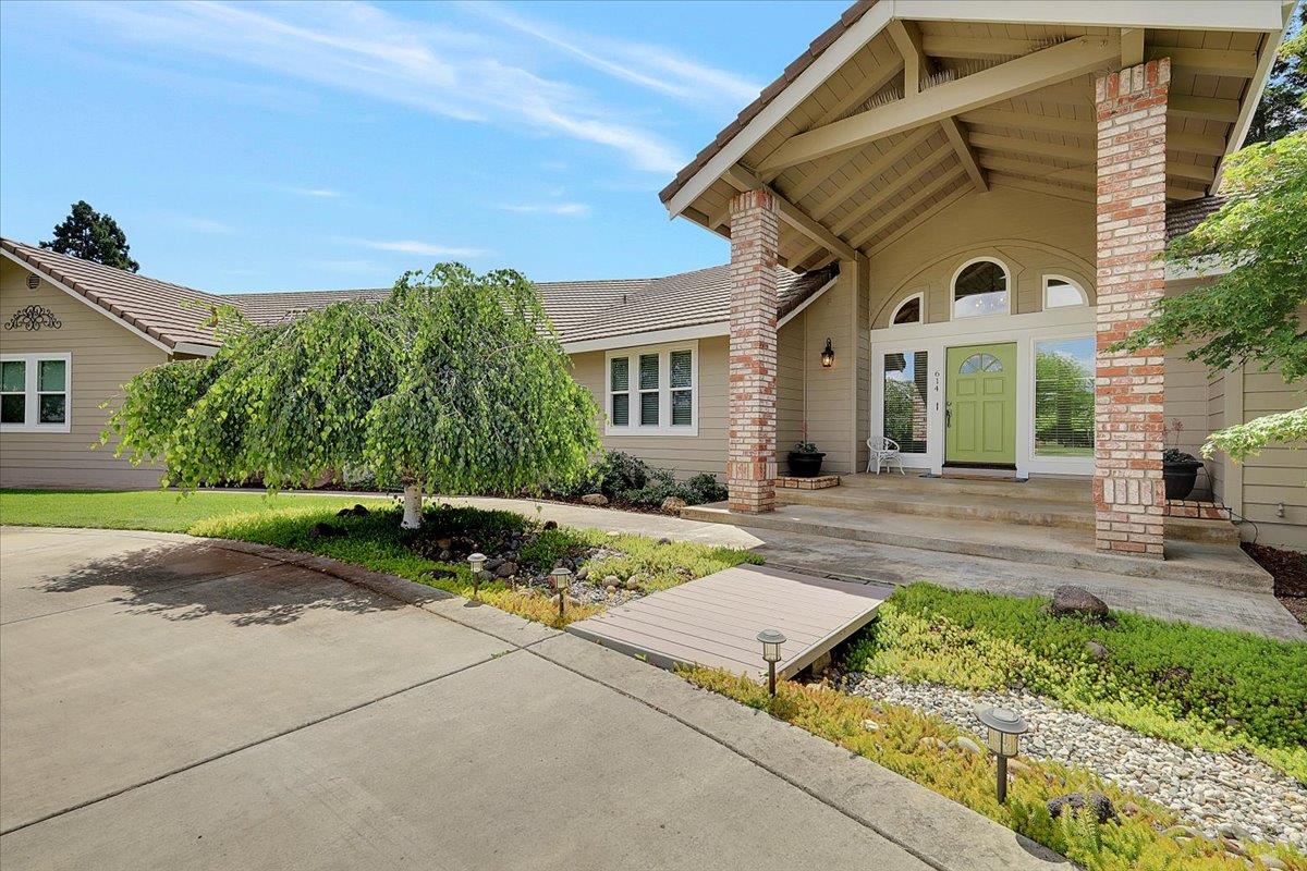 614 Saddleback Drive