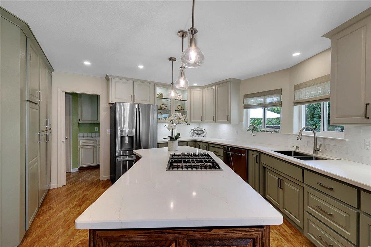 614 Saddleback Drive