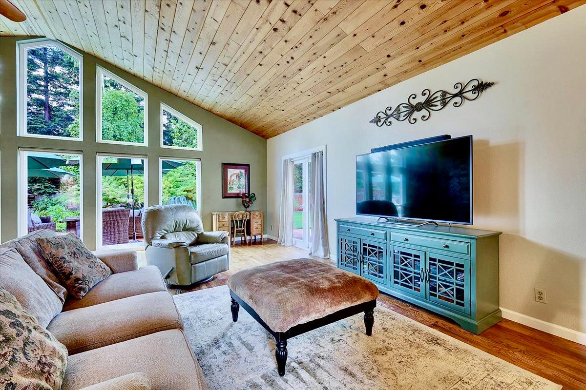 614 Saddleback Drive