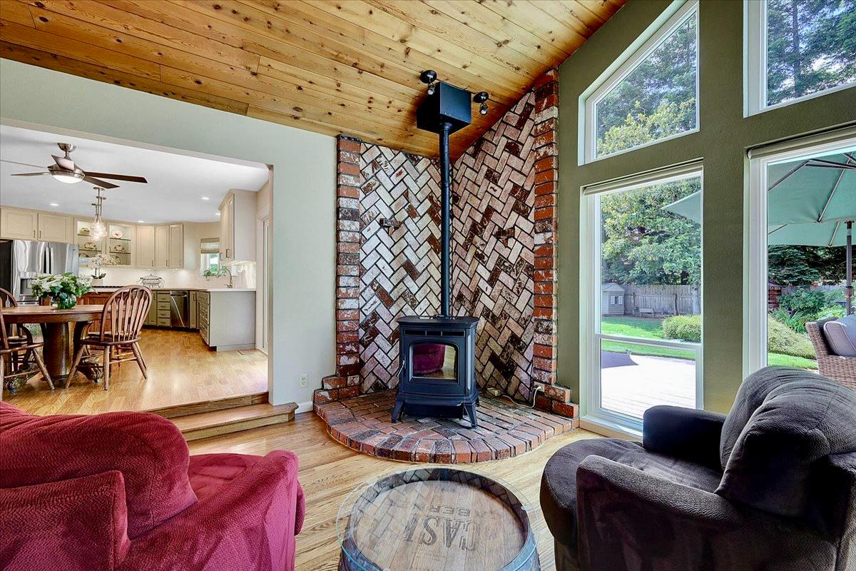 614 Saddleback Drive