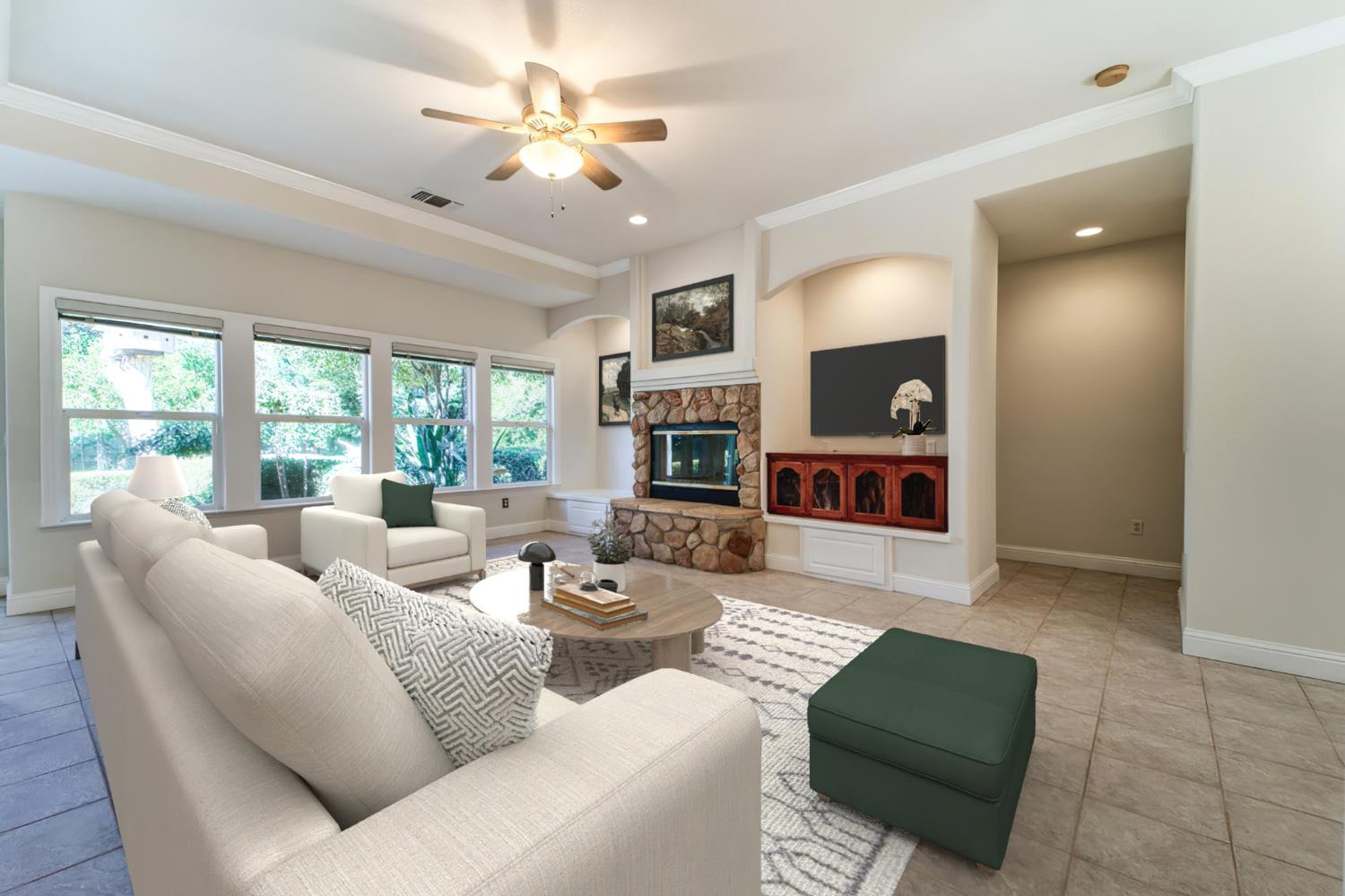 711 Saddleback Drive