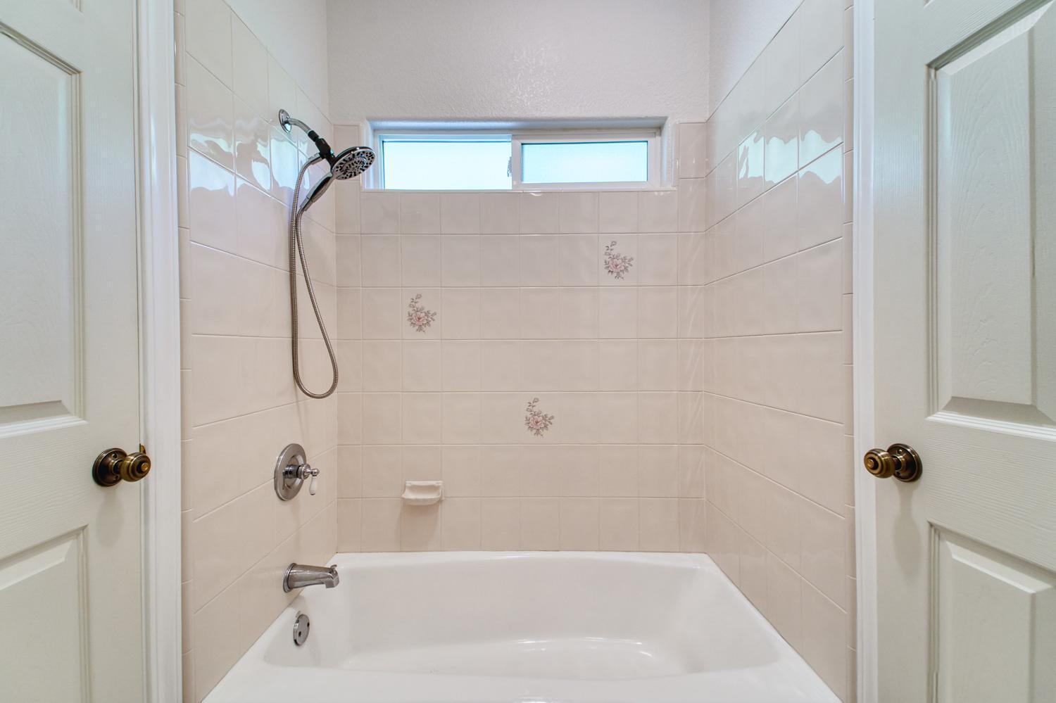 711 Saddleback Drive