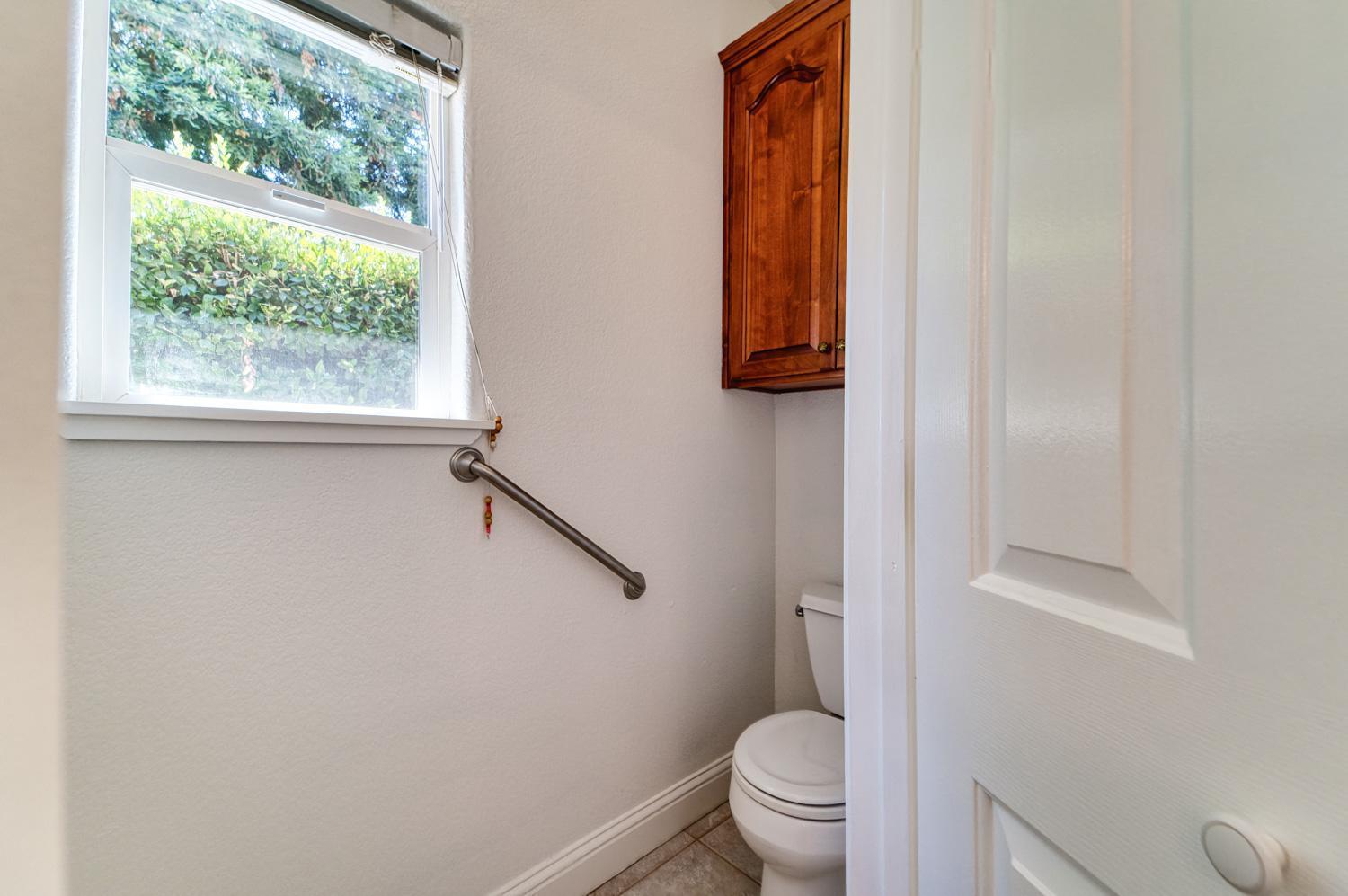 711 Saddleback Drive